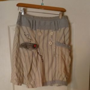 ✨Unique✨ high waist Desigual 38 skirt, embroidery like crazy!!